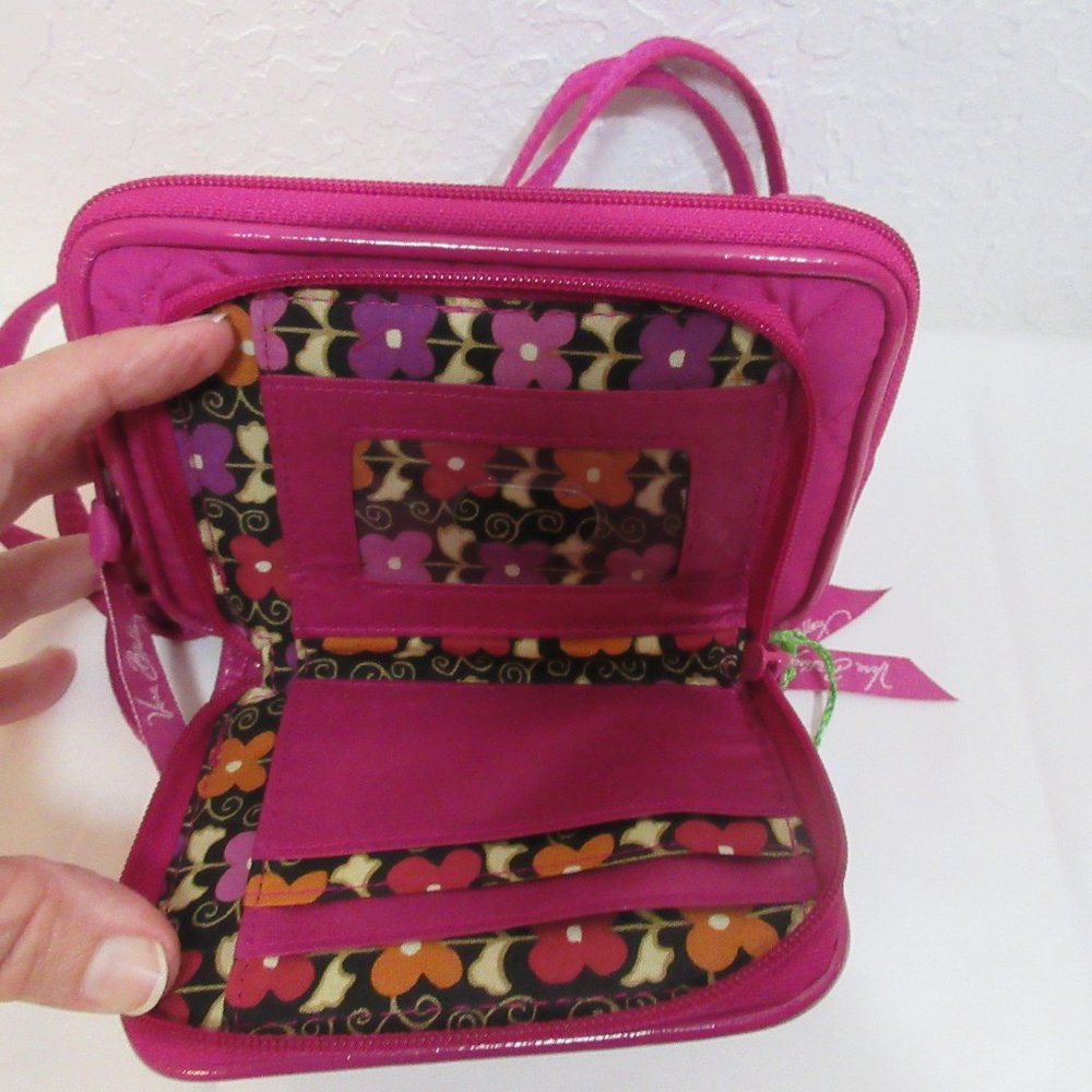 Vera Bradley On the Go Wristlet Magenta MSRP $68 NWT - Picture 7 of 11